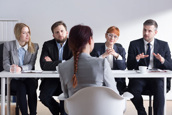 You are currently viewing Pourquoi embaucher à travers les cabinets de recrutement?