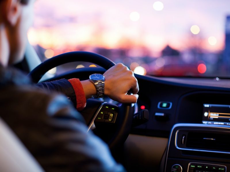 Devenir chauffeur privé pour un particulier.
