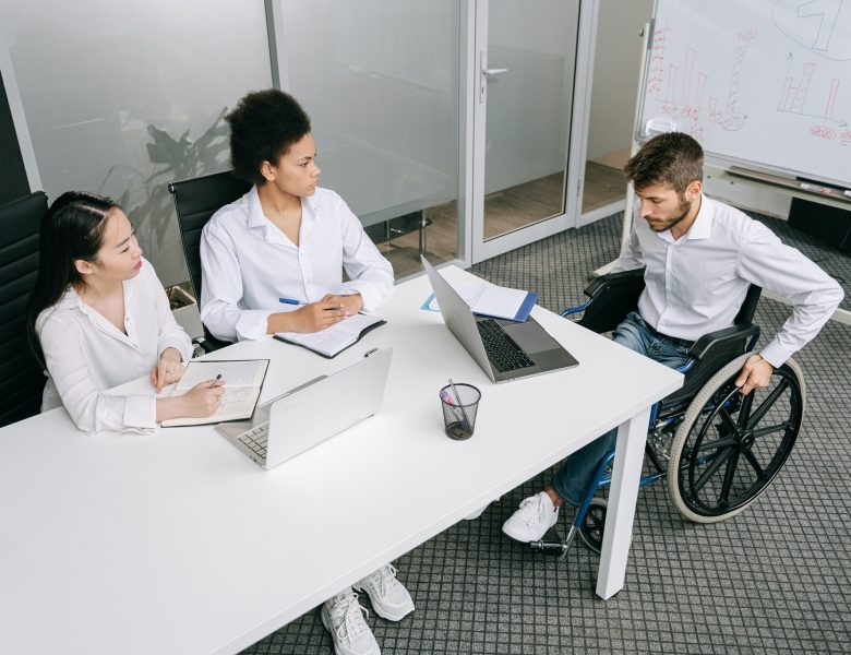 Recruter des travailleurs handicapés : pourquoi faire appel à un cabinet spécialisé ?